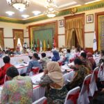 Rapat Bersama Gubernur, Bupati Walikota dan Forkopimda Provinsi Kepulauan Riau, di Gedung Daerah, Tanjungpinang, Kamis (22/12/22)./f.dok.DK/Red.