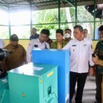 Penyalaan genset oleh Gubernur Kepulauan Riau, H. Ansar Ahmad. Selasa (27/12/22)./f.dok.DK.