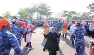 Walikota Tanjungpinang dalam Giat hari Jadi ke- 239 di Lapangan Pamedan Pamedan Ahmad Yani Kota Tanjungpinang, Sabtu (07/01/23).f.dok.Prokopim.