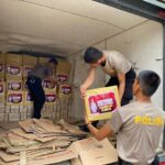 Polda Kepri Salurkan 600 Paket Sembako ke Korban Bencana Longsor di Serasan, Selasa (07/03/23)./f.dok.HPK.