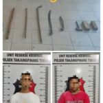 Dua Pelaku Pembobol Brangkas beserta barang bukti yang diamankan Polsek Tanjungpinang Timur Polresta Tanjungpinang, Kamis (09/03/23)./f.dok.Hms.