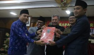 Pj. Bupati saat Paparkan Capaian Positif Pemkab Jepara Tahun 2022 dalam rapat Paripurna, Rabu (29/03/23)/f.dok.Nik.