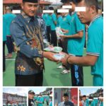 Seluruh Warga Binaan Pemasyarakatan Lapas Narkotika Kelas IIA Tanjungpinang, menerima perlengkapan kebutuhan sehari-hari dari Kalapas Eddi Mulyono Kamis (30/03/23)/f.dok.Hms.