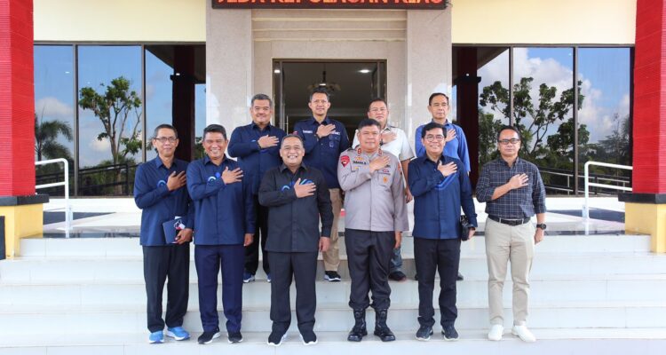 Kapolda Kepri Terima Kunjungan Silahturahmi BP2MI RI, Kamis (30/03/23)/f.dok.Hms.