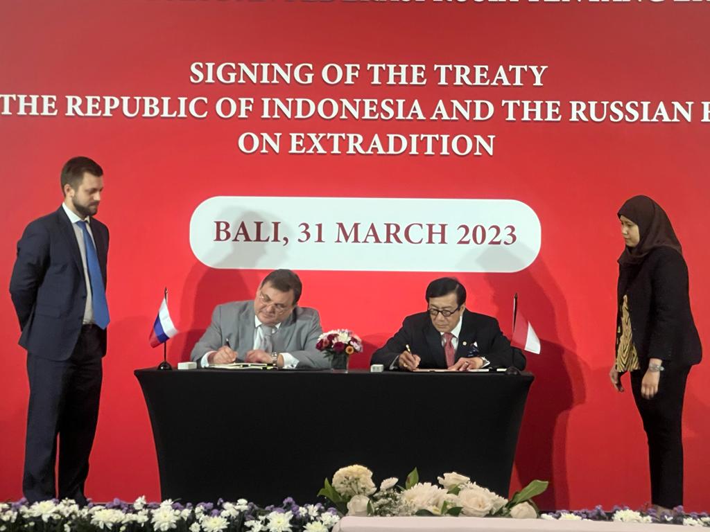 Menteri Hukum dan HAM Yasonna H.Laoly saat Penandatanganan Perjanjian Ekstradisi RI dengan Federasi Rusia di Bali Jum'at (31/03/23)/Hms.