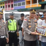 Polresta Tanjungpinang Bersama Satlantas Polresta Tanjungpinang saat Salurkan Bantuan Sosial Polda Kepri Untuk Negeri Sabtu (01/04/23)/f.dok.Hms.