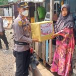 Polresta Tanjungpinang salurkan Bansos Polda Kepri ke Masyarakat, Senin (17/04/23)/f.dok.Hms.