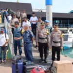 Kapolres Bintan AKBP Riky Iswoyo, S.I.K., M.M saat peninjauan Arus mudik di Pelabuhan Bulang Linggi, Sabtu (29/04/23)/f.dok.Hms.