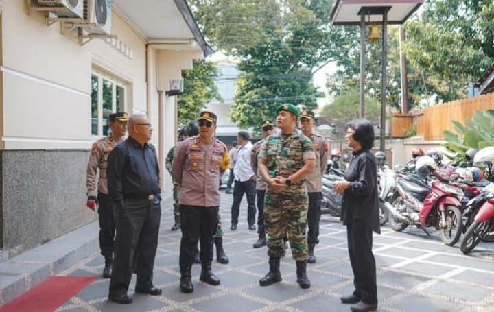 Sinergi TNI- Polri saat Patroli di Jum'at Agung./f.dok.Nik.