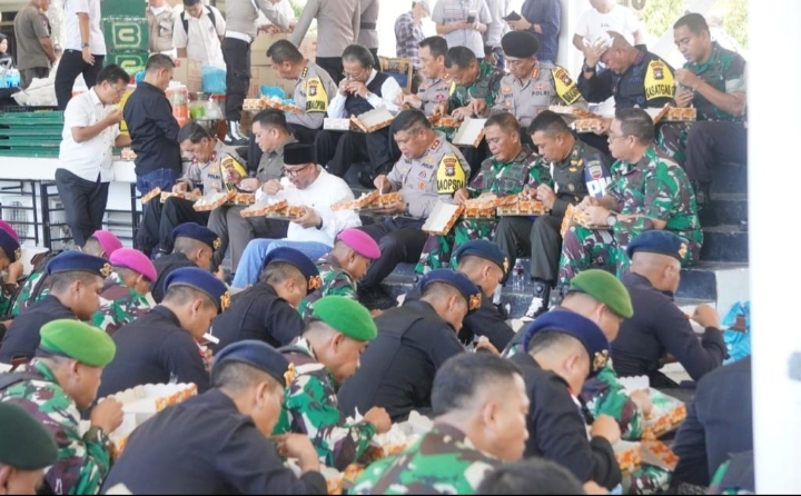 Sinergitas TNI- Polri dan Forkopimda Dalam Peringatan Hari Buruh Internasional di Kota Batam, Senin (01/05/23)/f.dok.Hms.