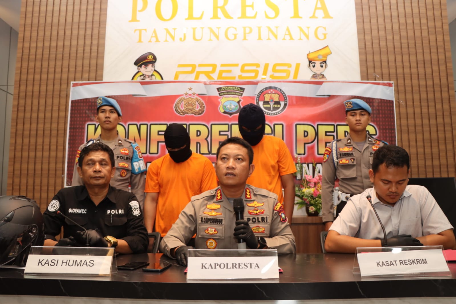 Kapolresta Tanjungpinang saat memimpin gelar konferensi pers u ngkap tindak pidana curas di Mapolresta Tnjungpinang Jumat (12/05/23). f.dok.MH.