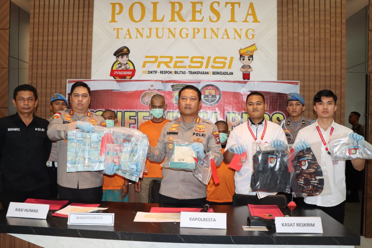Konferensi pers kasus Curat di Polresta Tanjungpinang, Senin (12/06/23)/f.dok.Hms.