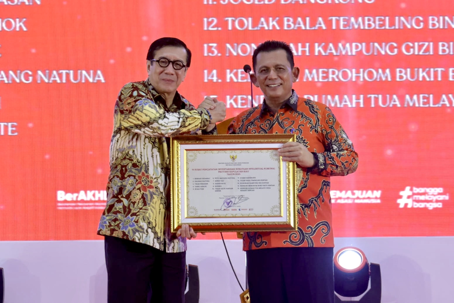 Gubernur Kepri bersama Menteri Hukum dan Ham pada Malam puncak acara Intelektual Property dan Tourism Kepulauan Riau di Gedung Daerah, Tanjungpinang, Sabtu (17/06/23)f.dok.DK.
