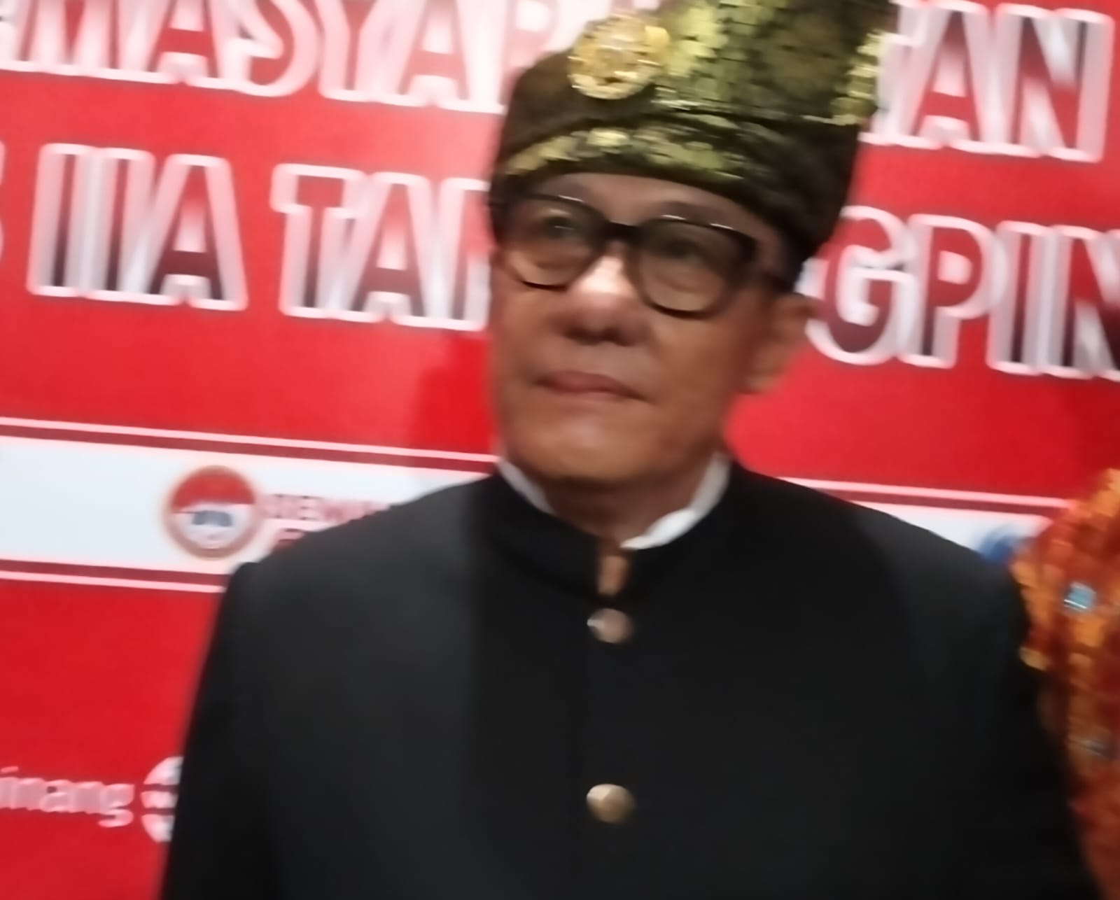 Kakanwil Kepri Saffar M.Godam/f.dok.Rat.