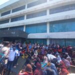 Aksi unjuk rasa oleh karyawan PT Swakarya Indah Busana minta gajindi bayarkan oleh perusahaan, Rabu (27/09/2023) / F. Zahari