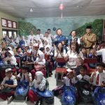 Siswa-siswi Pesisir Tanjungpinang Dapat Bantuan Ratusan Paket Perlengkapan Sekolah, Senin (20/05/24)/f.dok.Red.