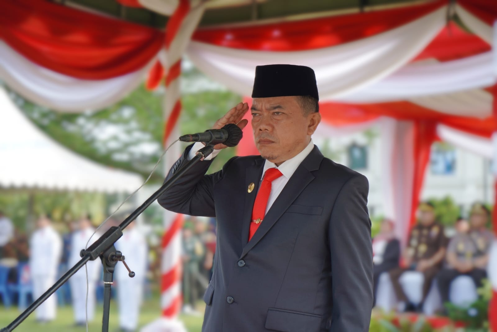 Gubernur Provinsi Jambi Ali Haris saat Memimpin Upacara HKN 2024, Senin (20/05/24)/f.dok.Hms.