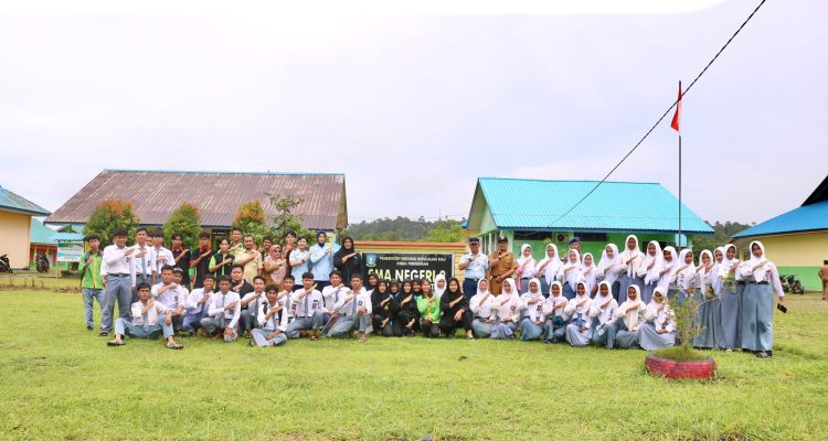 Sosialisasi Bintara dan Tamtama 2024 Lanud Raden Sadjad Natuna Temui Siswa SMA 2 Bunguran Barat, Selasa (28/05/24) /f.dok.Ilham.