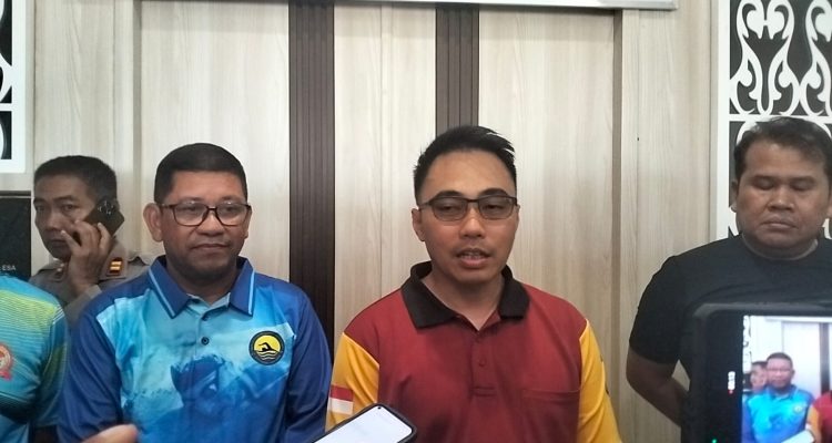 Kapolres Bintan AKBP Riky Iswoyo saat Konferensi pers di Mapolres Bintan ungkap kasus penahanan Mantan Pj.Walikota Tanjungpinang Sabtu (08/06/24)/f.dok.Rat.