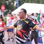 Kapolda Kepri Irjen. Pol. Drs. Yan Fitri Halimansyah, M.H., dalam Fun Run 7.8K di Dataran Engku Putri Batam, diikuti oleh 1.440 peserta dengan antusiasme yang tinggi. Minggu (9/6/2024)/f.do.Hms.