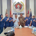 Ketua Komisi Pemilihan Umum (KPU) Provinsi Kepulauan Riau, Indrawan Susilo Prabowoadi, mengunjungi Kantor Pengurus Persatuan Wartawan Indonesia (PWI) Kepri di Kota Tanjungpinang, Senin (10/06/24) /f.dok.PWI.
