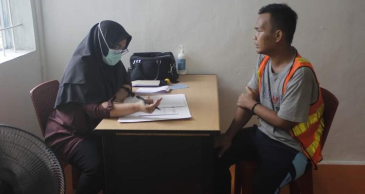 Pemeriksaan kesehatan rutin bagi para Narapidana (Napi) Lapas Narkotika Kelas IIA Tanjungpinang, Senin (11/06/24)/f.dok Rat.
