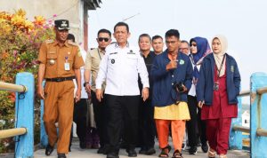 Moment Gubernur Kepulauan Riau H. Ansar Ahmad saat kunjungan kerja ke Lingga, di Pulau Eksotis di Pintu Masuk Kabupaten ini, Selasa (16/07/2024) pagi./f.dok.DKP.