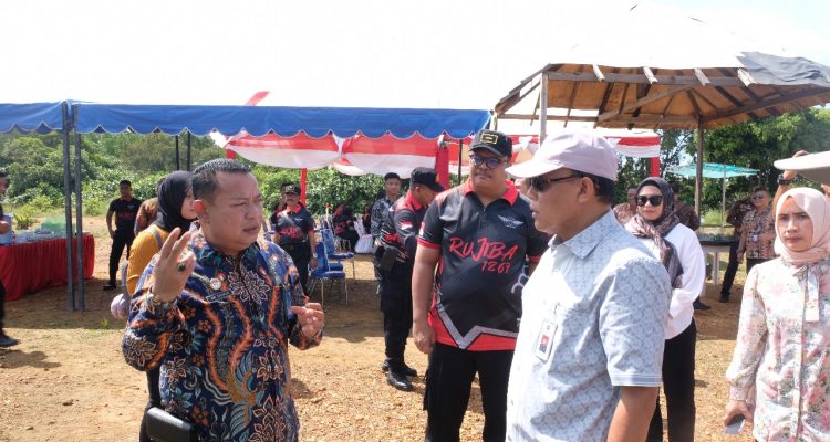 Kepala Rutan Kelas I Tanjungpinang, Eri Erawan, sambut hangat kunjungan Sekretaris Direktorat Jenderal Pemasyarakatan (Sesditjenpas) Kemenkumham Republik Indonesia, Supriyanto, Bc.IP., S.Pd, Jumat (05/07/24)/f.dok.Hms.