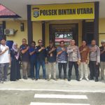 Kapolsek Bintan Utara Bersilaturahmi dengan Panwascam untuk Persiapan Pilkada 2024, Selasa (16/07/24) /f.dok.Rat.