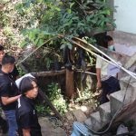 Rekonstruksi kasus pembuangan bayi di belakang sebuah rumah di Jalan Pemuda RT02, RW04, Kelurahan Tarempa, Kecamatan Siantan, Kabupaten Kepulauan Anambas, Sabtu (20/07/2024)/f.dok.Hms.