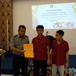 Dua anak binaan Rutan Kelas I Tanjungpinang Terima Remisi Ran 2024, Selasa (23/07/24)/f.dok.Rat.