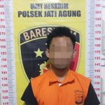 Dok.F/ pelaku pembobolan rumah diamankan oleh Polsek Jati Agung polres Lampung Selatan.