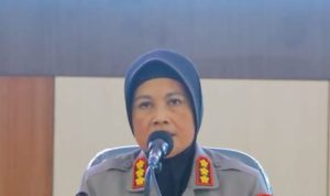 Dok.F/ Kabid Humas Polda Lampung Kombespol Umi Fadila Astuti S.Sos.S.I.k.M.Si., melakukan konferensi pers, di Polda Lampung